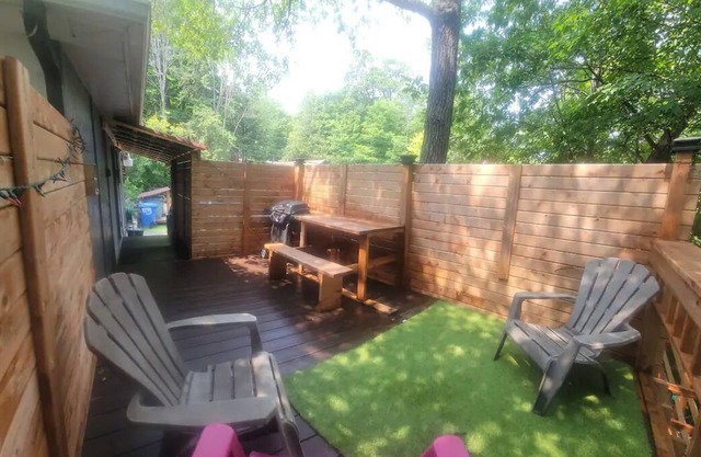 The Chelsea Bachelor Suite-A Couples Getaway