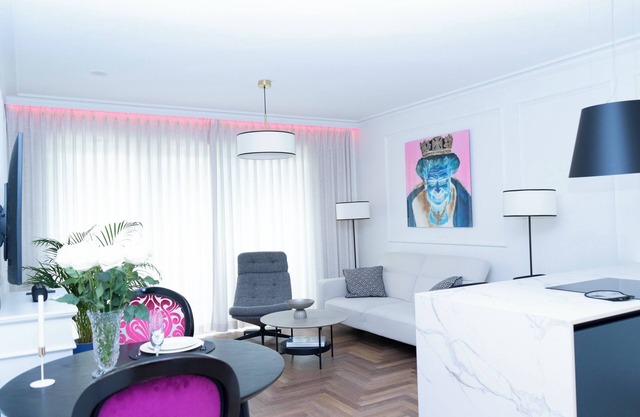 The Comfortable Bazantow Park Modern Suite