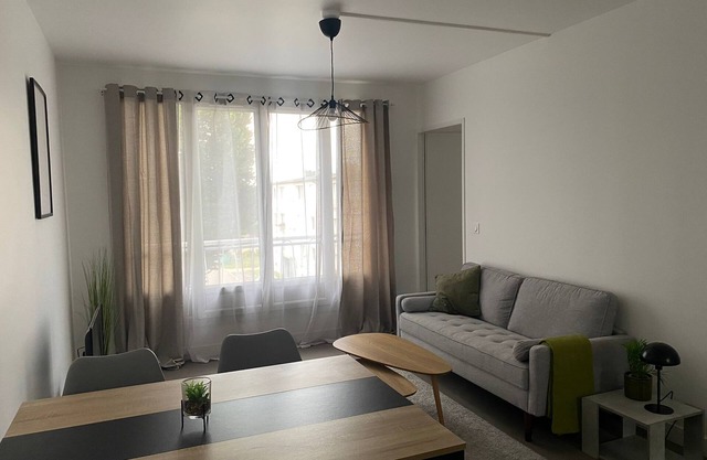 The cosy nest 500m from the station