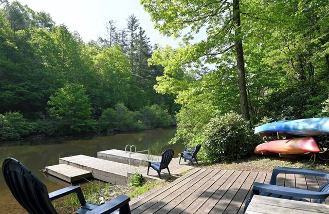 The Cottage at Lake Sequoyah- It's cooler by the water