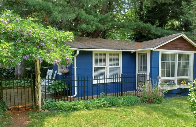 The Cottage -- Historic Downtown Waynesville