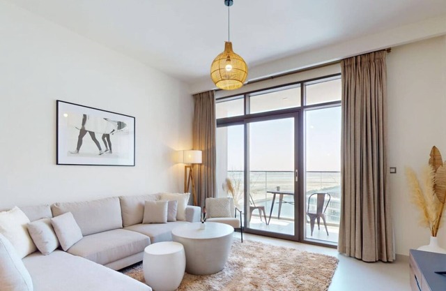 The Cove - Elegant One Bedroom