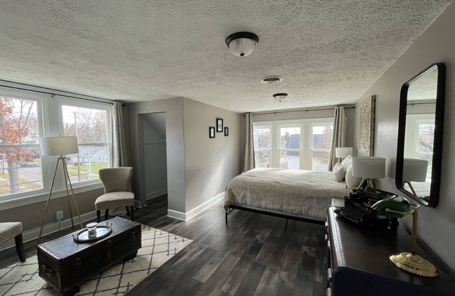 The Coxon House Inn: 3rd floor apartment- The Writer’s Nook
