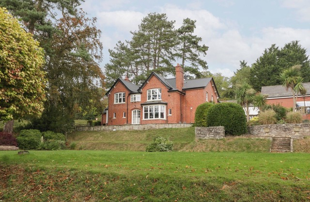 THE CROFT, family friendly, luxury holiday cottage in Peterchurch