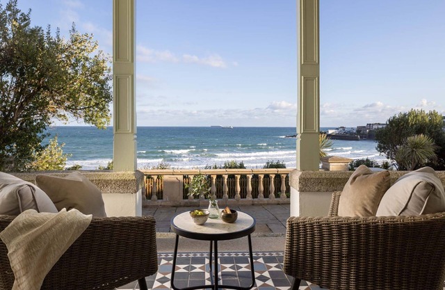 The Croft is a beautiful four bedroom detached retreat near Coverack.