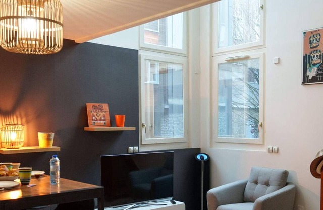 "The Cube", beautiful duplex, parking and métro 11