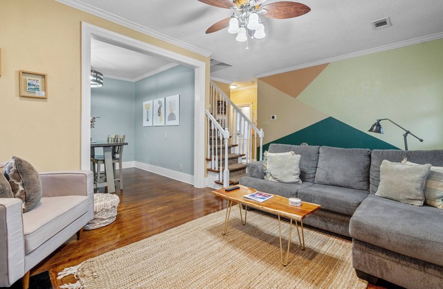 The Dawson — Charming & Quiet. Close to Downtown, Hiking and Biking
