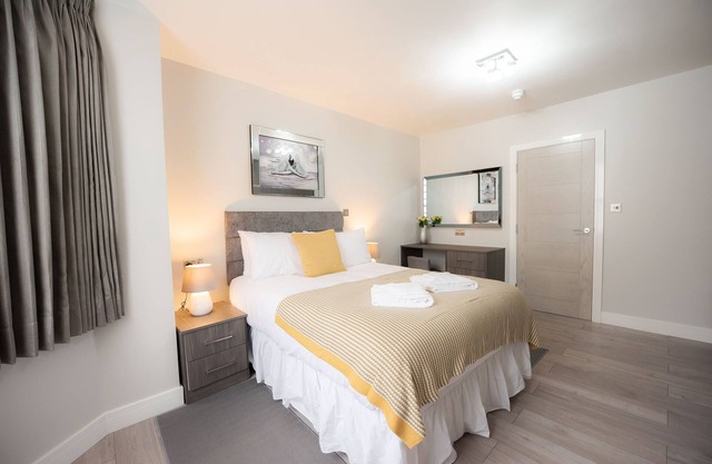 The Deluxe Apartment at Laurel House