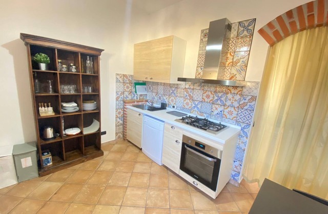 The Discography, Elegant and Spacious for Groups and Families, with Parking