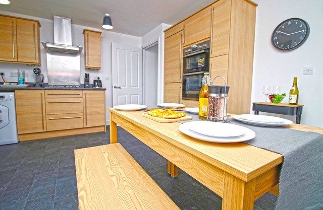 The Dock House - Newport City Centre