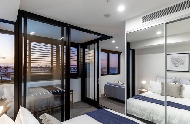The Echo - studio apartment overlooking Newcastle CBD