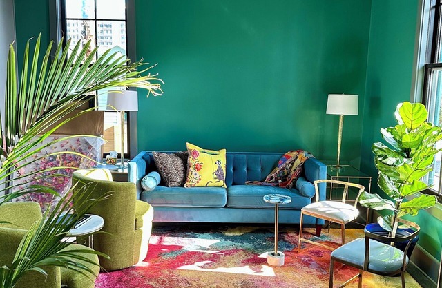 The Executive @ The Pullman House - Downtown, sleeps 7, pool and 2 balconies