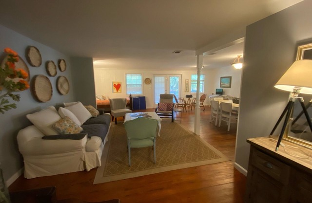 The Farm! Spacious 5 acres and a pond to Explore! 30 minute drive from the Beach