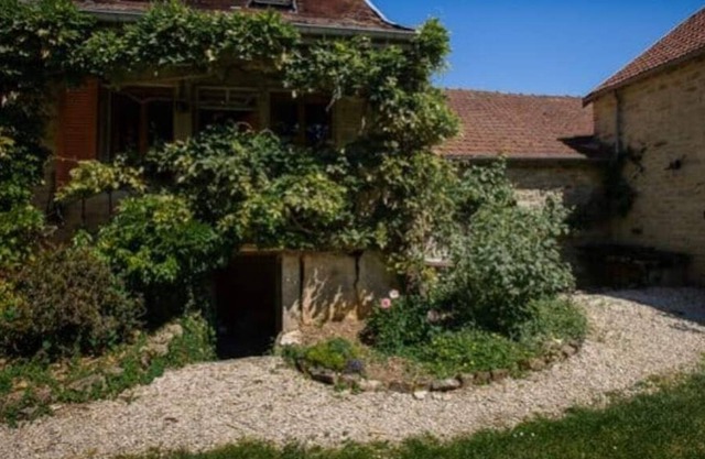 The Farmhouse in the heart of Burgundy