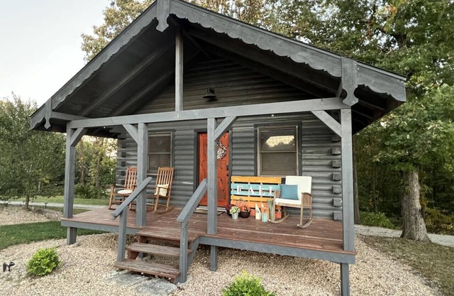 The Fire Fly Cabin With Private Hottub!
