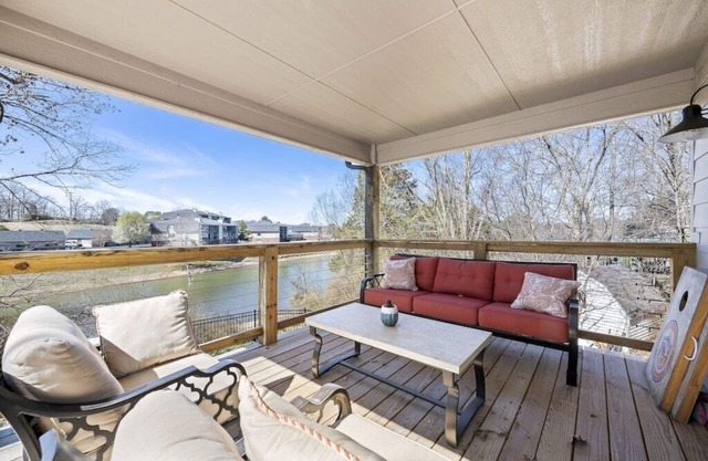 The Fox Den - 4BR/3BA - Sleeps 12
