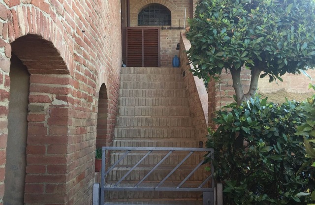 THE FRANCIGENA TWO-ROOM CUSTOMS