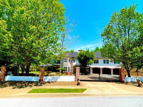 The Freedom Estate on Hamestring Creek