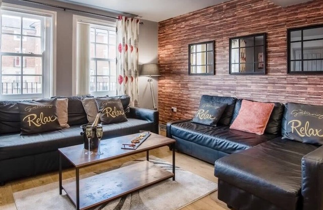 The Gathering 3 - Chester City Centre – Sleeps 14