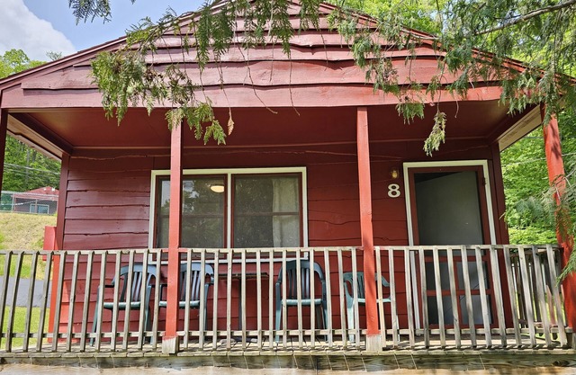 The Gold Eagle Cottage 8