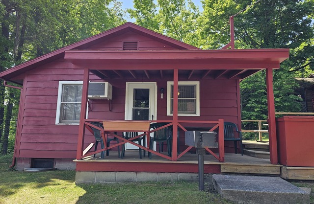 The Gold Eagle Cottage 1