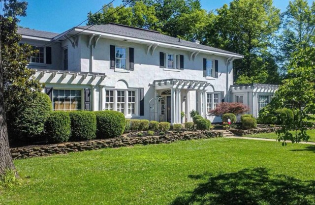 The Good Knight Inn BnB- Bedrm 4.5 bath Historic Mansion