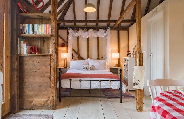The Granary by Bloom Stays - cute lodge sleeps 2 guests in 1 bedroom