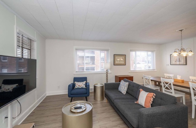 The Grand Elm Suite 1 – Sleeps 4