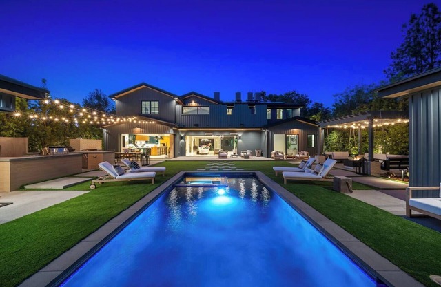 The Grand Escape: Luxe & Private Retreat Near Beverly Hills