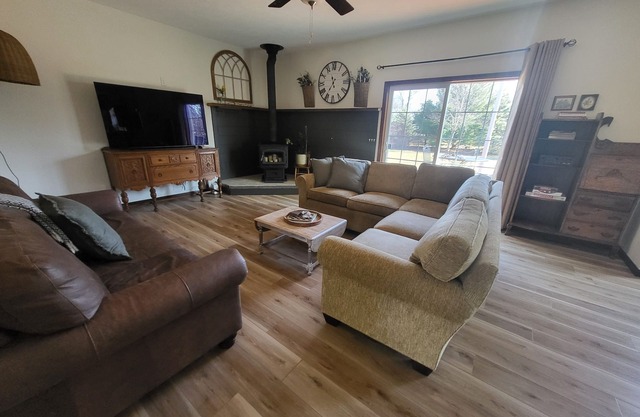 The Groveland Guesthouse on 3 acres