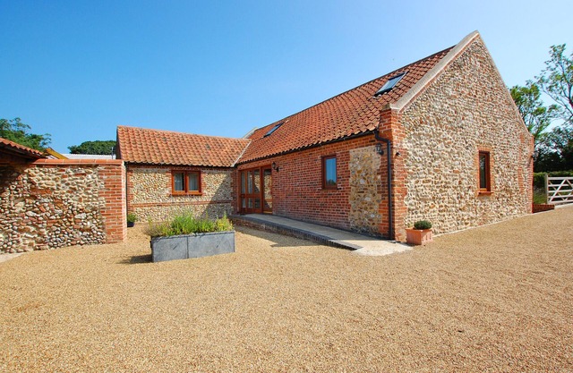 The Hay House - Four Bedroom House, Sleeps 7