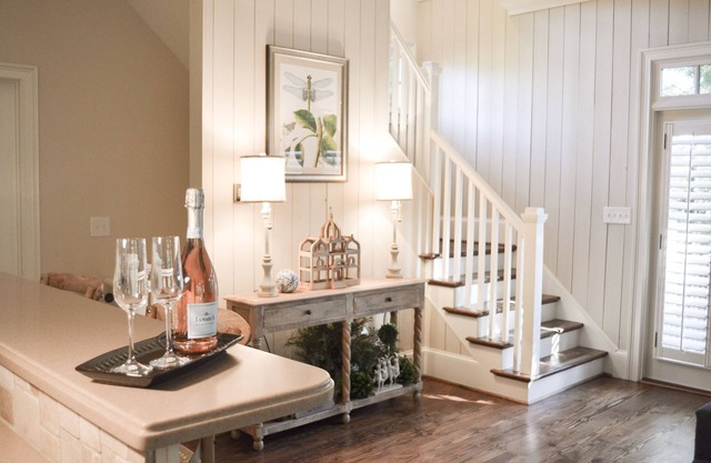 The Hillside - Cozy Cottage in Big Canoe