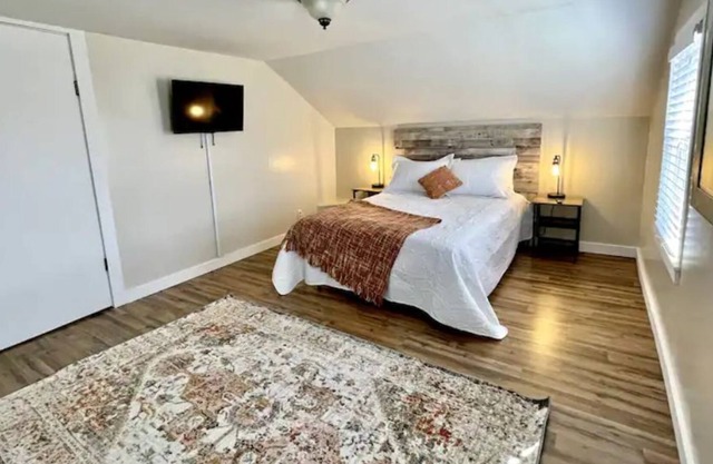 The Homestead - Renovated 1800’s farmhouse