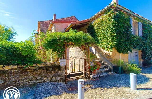 The house by the fountain