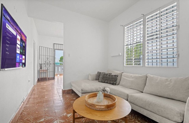 The House of Juliet | Modern Three-Bedroom Getaway