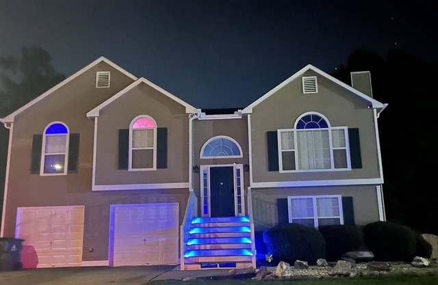 The House of Zen 5BR house with Hot Tub, Movie Theater & exercise room