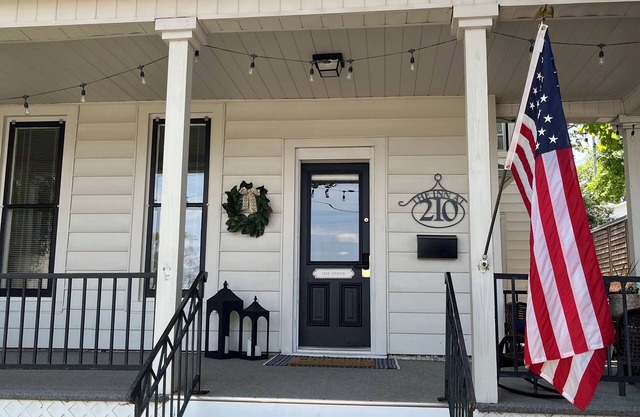 The Inn at 210 - Comfortable and clean historic home