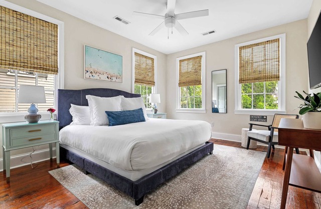 THE INNS | 10 Bedroom Luxe Downtown Home!