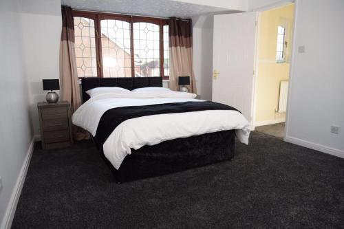 The Kyoto House - Four Spacious Cosy Bedrooms I Netflix & Large Rooms