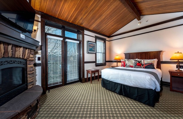 The Landing 205 Junior Queen Suite with Balcony