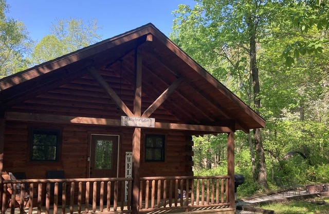 The Lazy Bear at Lake Logan Hilltop