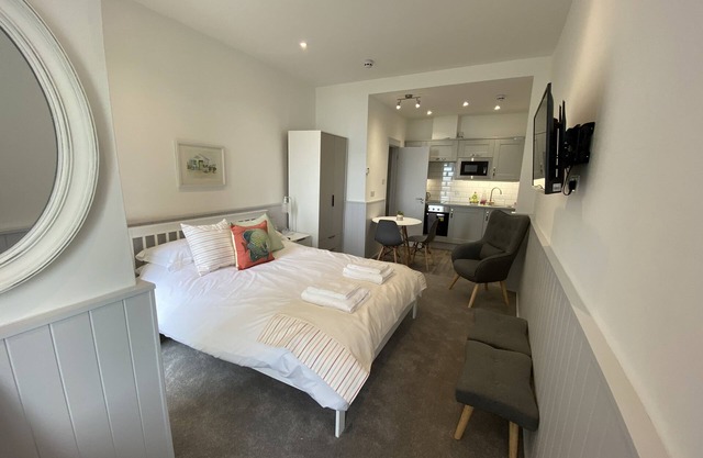 The Lighthouse Studio Apartment @ Sunnybeach is ideal for a couple with many attractions nearby, you