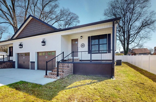 The Lincoln | Downtown Dreamin'