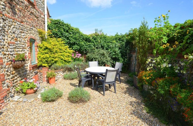 The Little Barn - Two Bedroom House, Sleeps 4
