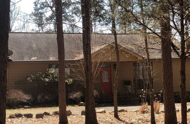 The Little House in beautiful Tannenbaum Resort and Greers Ferry Lake
