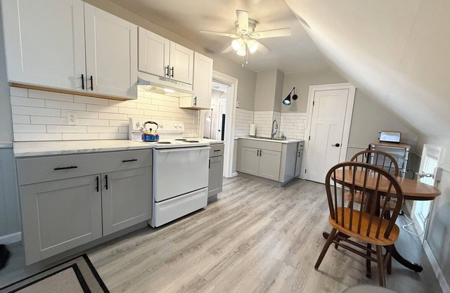 The Little Nest in Historic Honesdale, PA - 3.5 blocks from Hospital