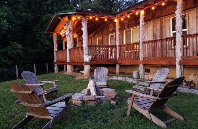 The Lodge at COSY Farms...peaceful, secluded, mountain views, family friendly.