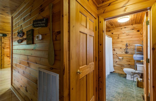 The Lodge-Cab.14 at MC Marina on Dale Hollow Lake near Standing Stone State Park