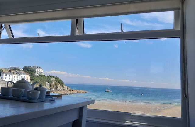 THE LOFT AT BEACH HOUSE, family friendly, with a garden in Mevagissey