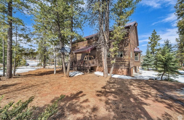 The Lost Creek Lodge - A Perfect Escape for Families, Reunions, and Friends.